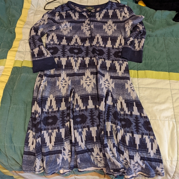 Dress - Picture 4 of 6